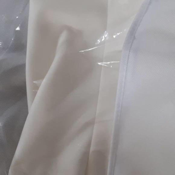 ATELIER PRONOVIAS Barcelona Trumpet Style Wedding Dress - Picture 8 of 9